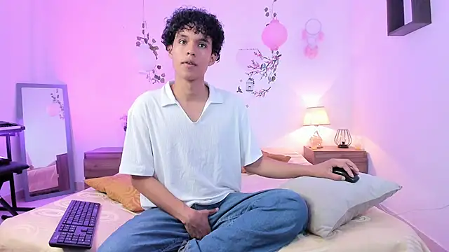 nickolas moon online show from July 19, 2026, 6:04 pm