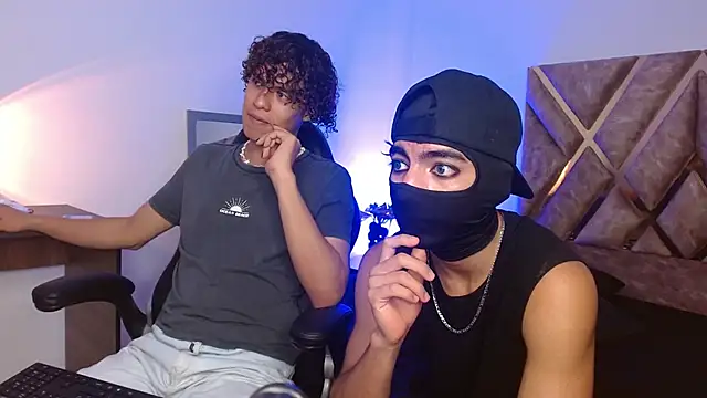 Snapshot of nickolas_moon chatting on February 23, 2025, 1:53 pm nickolas moon online show from February 23, 2025, 1:53 pm