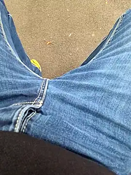 Snapshot of kisbiro77777 chatting on October 9, 2025, 7:42 am kisbiro77777 online show from October 9, 2025, 7:42 am