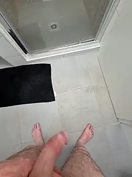 kisbiro77777 online show from April 16, 2026, 6:19 pm