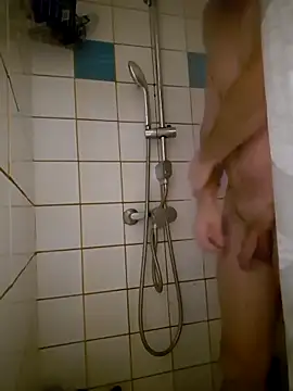 kisbiro77777 online show from February 18, 2026, 6:48 pm