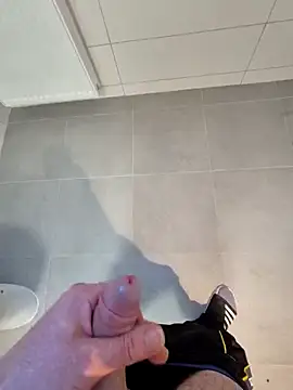 kisbiro77777 online show from February 28, 2026, 4:17 pm