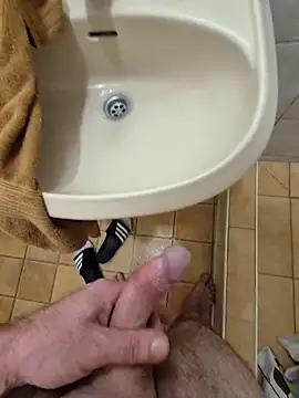 Snapshot of kisbiro77777 chatting on November 5, 2025, 5:16 pm kisbiro77777 online show from November 5, 2025, 5:16 pm