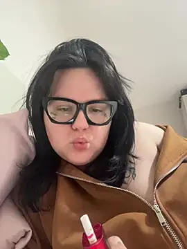 Snapshot of SharonSharpblade chatting on January 22, 2025, 3:40 pm SharonSharpblade online show from January 22, 2025, 3:40 pm