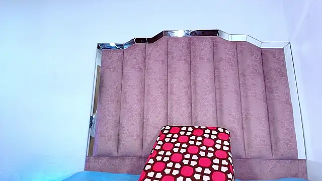 anisha x online show from October 18, 2025, 7:27 pm