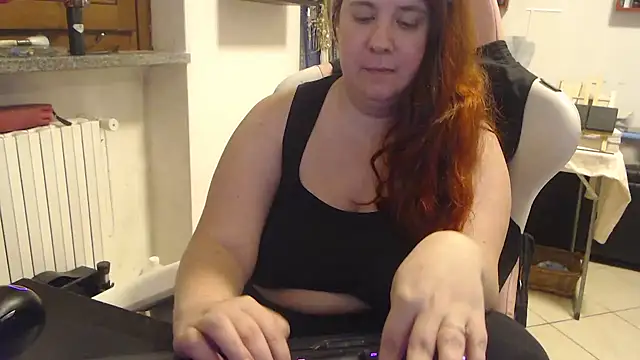 Snapshot of valerysexy chatting on October 17, 2025, 10:11 pm valerysexy online show from October 17, 2025, 10:11 pm