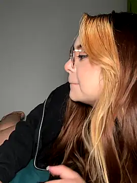 NatyOlson online show from October 26, 2025, 2:56 am