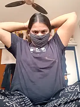 Snapshot of Hotmilfxox chatting on December 18, 2024, 7:15 am Hotmilfxox online show from December 18, 2024, 7:15 am