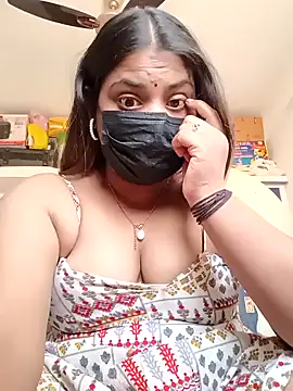 Snapshot of Hotmilfxox chatting on January 20, 2025, 9:46 am Hotmilfxox online show from January 20, 2025, 9:46 am