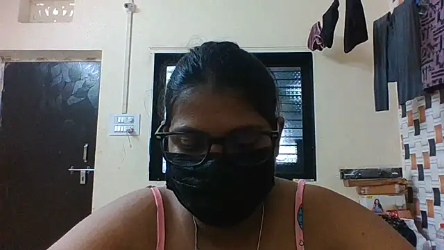 Hotmilfxox online show from June 2, 2026, 8:36 am