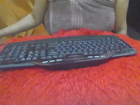 JulieJoe  online show from November 11, 2025, 12:44 pm