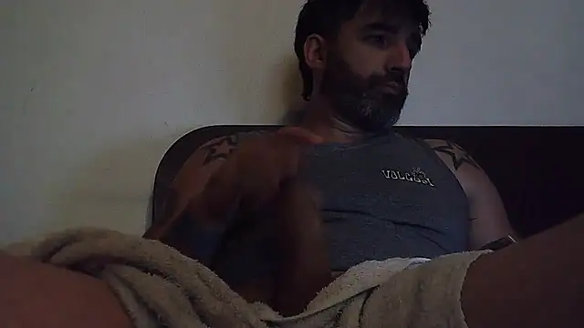 ozzypsico13 online show from December 16, 2025, 1:43 am