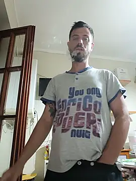 Snapshot of Frescon90 chatting on September 16, 2025, 9:49 pm Frescon90 online show from September 16, 2025, 9:49 pm