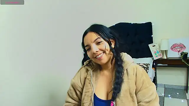 loren tits24 online show from May 25, 2026, 4:12 am