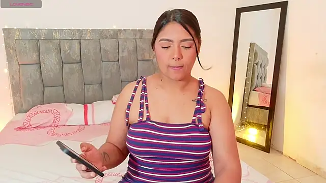Snapshot of DIANEE_01 chatting on June 3, 2026, 9:41 pm DIANEE 01 online show from June 3, 2026, 9:41 pm