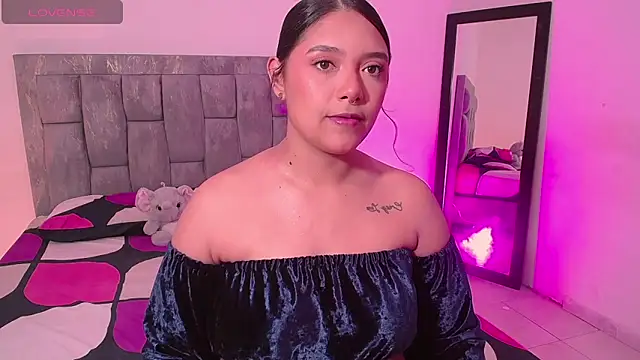 Snapshot of DIANEE_01 chatting on January 5, 2026, 9:18 pm DIANEE 01 online show from January 5, 2026, 9:18 pm