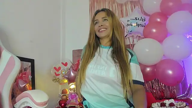 Snapshot of Ana_star_ chatting on March 13, 2025, 11:27 pm Ana star online show from March 13, 2025, 11:27 pm
