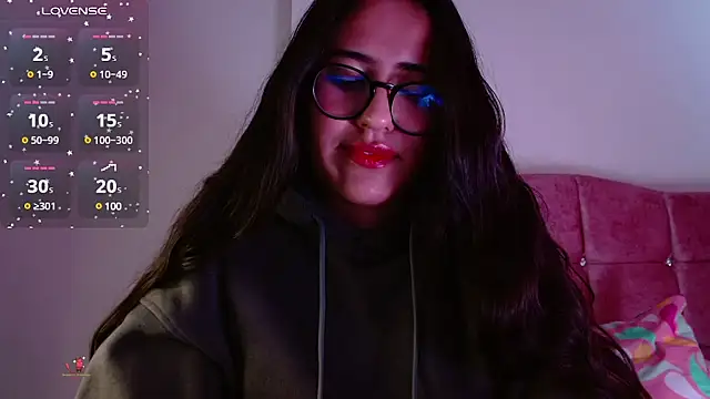 Snapshot of Paris-love chatting on December 17, 2024, 5:29 am Paris-love online show from December 17, 2024, 5:29 am