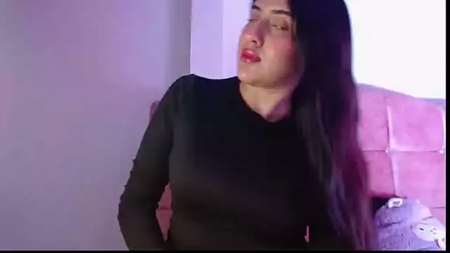 Snapshot of Paris-love chatting on February 7, 2025, 3:55 am Paris-love online show from February 7, 2025, 3:55 am