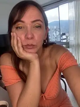 natalie cowens online show from December 13, 2025, 8:04 pm