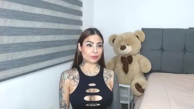 EmiliMontero online show from March 10, 2026, 11:31 pm