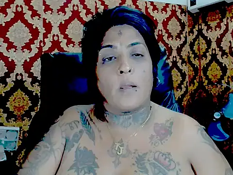 Snapshot of Indiancatz2 chatting on February 15, 2026, 4:46 am Indiancatz2 online show from February 15, 2026, 4:46 am