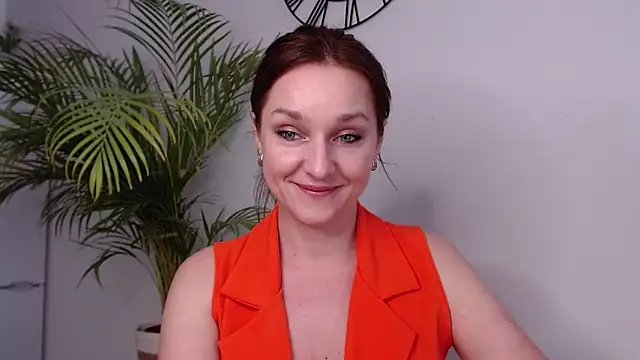 Snapshot of AliciaDesire chatting on March 12, 2025, 11:10 am AliciaDesire online show from March 12, 2025, 11:10 am