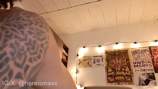 MaxG   online show from December 2, 2025, 9:11 am