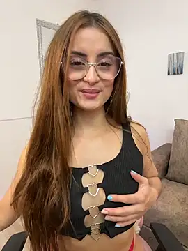 MiaaLoren online show from January 14, 2026, 4:43 pm