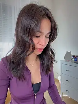 Adriennesexxx online show from February 6, 2026, 10:44 am