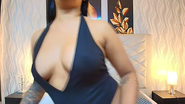 Snapshot of Amberr_Greyy chatting on April 1, 2026, 1:01 pm Amberr Greyy online show from April 1, 2026, 1:01 pm