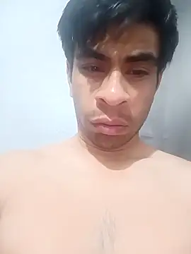 Snapshot of Cuessy chatting on December 5, 2025, 4:44 am Cuessy online show from December 5, 2025, 4:44 am