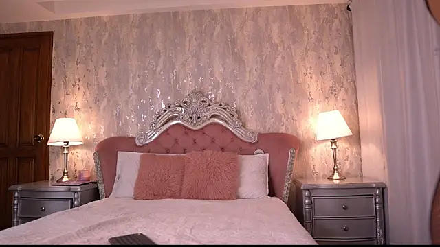 AngelineConnor online show from November 30, 2025, 12:44 am