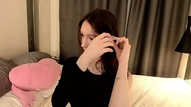 Victoria Thomsons1 online show from May 12, 2026, 1:50 pm