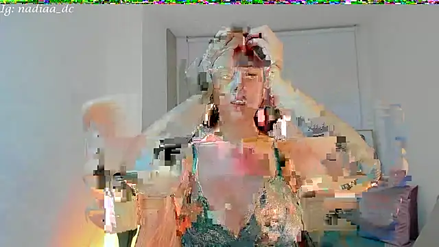 Nadiaa  online show from January 13, 2025, 4:07 am