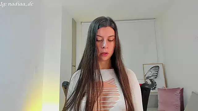 Nadiaa  online show from January 12, 2025, 3:17 am