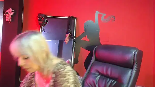 Snapshot of KLOE_PIELL chatting on October 7, 2025, 9:16 pm KLOE PIELL online show from October 7, 2025, 9:16 pm