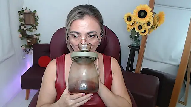Snapshot of Ghada_milf chatting on June 11, 2026, 12:32 am Ghada milf online show from June 11, 2026, 12:32 am