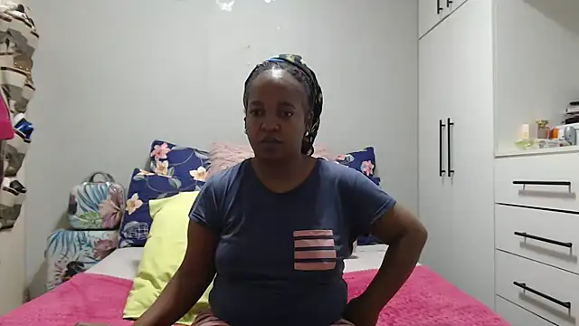 Snapshot of Amberbela chatting on July 16, 2026, 4:42 am Amberbela online show from July 16, 2026, 4:42 am