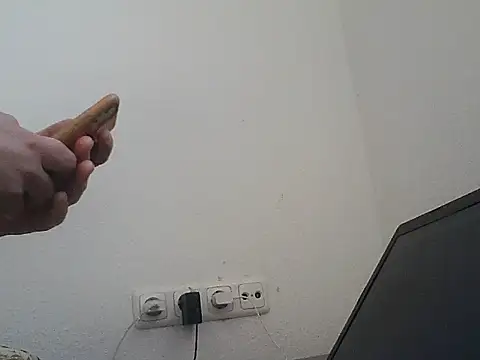 lickthehottie online show from July 5, 2026, 6:26 pm