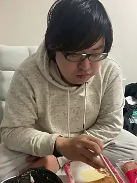 yuuki198912 online show from January 13, 2026, 11:25 am