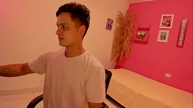 JANER 03 online show from November 18, 2025, 10:02 pm