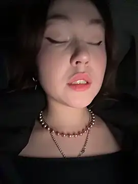 Peachy Dream online show from February 7, 2026, 6:05 pm