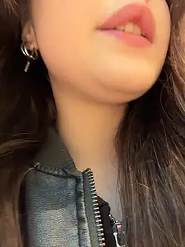 Peachy Dream online show from April 14, 2026, 3:39 pm