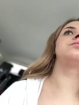 Love Bri online show from February 28, 2025, 12:42 pm