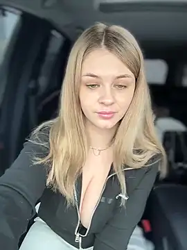 Love Bri online show from March 3, 2025, 11:11 am