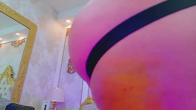 BellahColucci online show from October 8, 2025, 8:42 pm