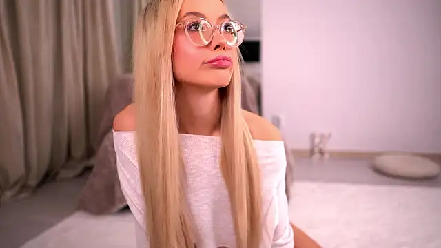 KylieJoyce online show from February 9, 2026, 10:08 pm