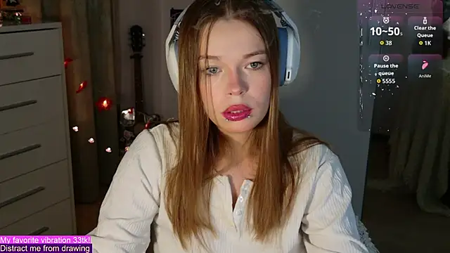 Snapshot of ValBae chatting on October 29, 2025, 9:14 pm ValBae online show from October 29, 2025, 9:14 pm