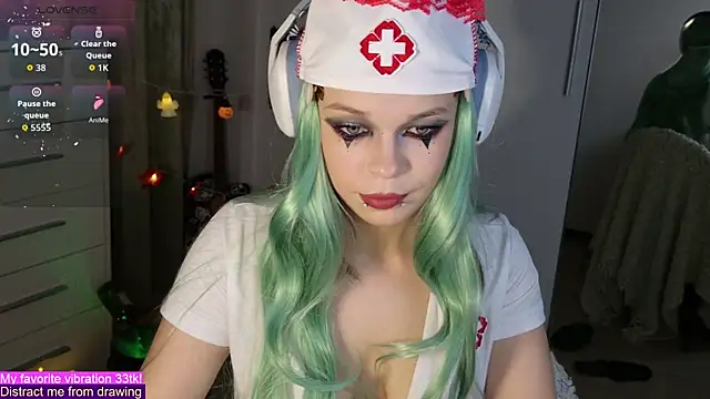 Snapshot of ValBae chatting on October 31, 2025, 8:49 pm ValBae online show from October 31, 2025, 8:49 pm